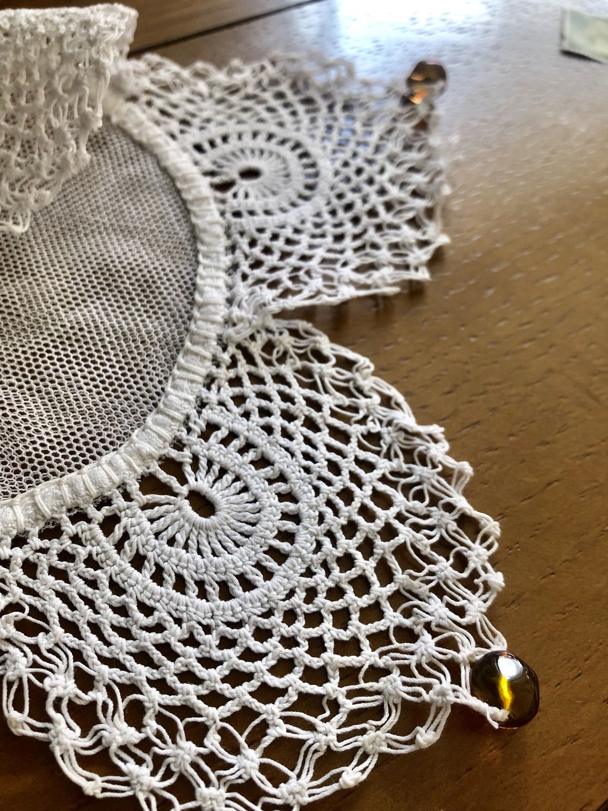 ○l-12/ライトブラウンのガラスビーズのジャグカバー/ドイリー