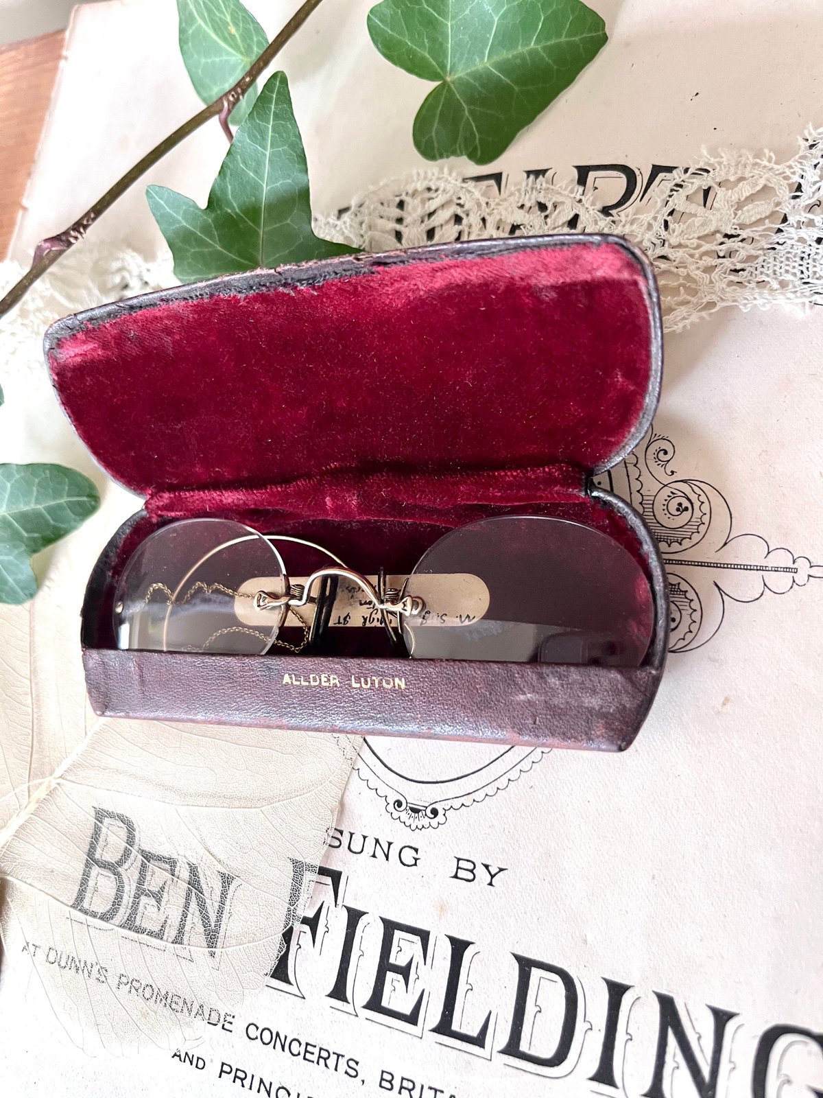 ○o-124/フィンチ眼鏡とメガネケースセット | PISKEY -イギリス