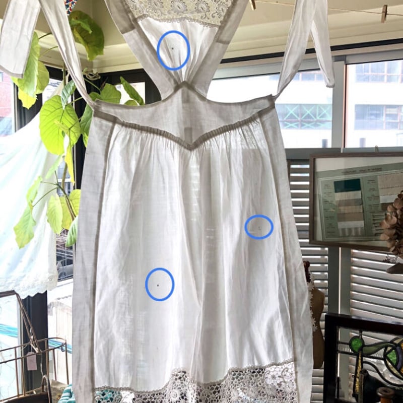 ○l-42/ボビンレース 胸当て付きエプロン | PISKEY -イギリスのふるい ○l-42/ボビンレース 胸当て付きエプロン | PISKEY -イギリスのふるい