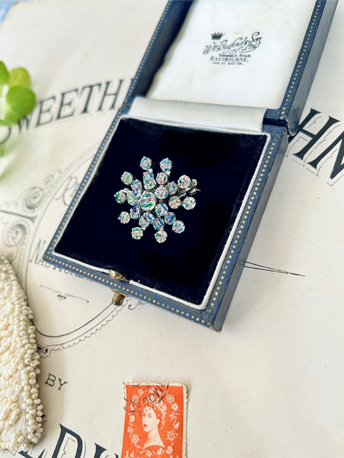 ○ab-427/アイリスガラスの星のブローチ | PISKEY -イギリスのふるい