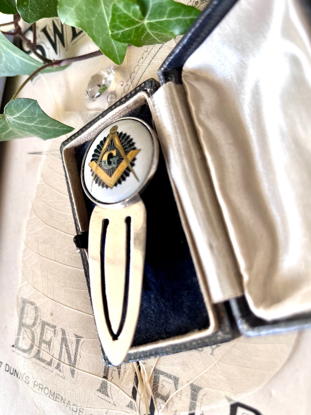 評価1000記念SALE⏬ フリーメイソンシルバーピルケースアンティーク