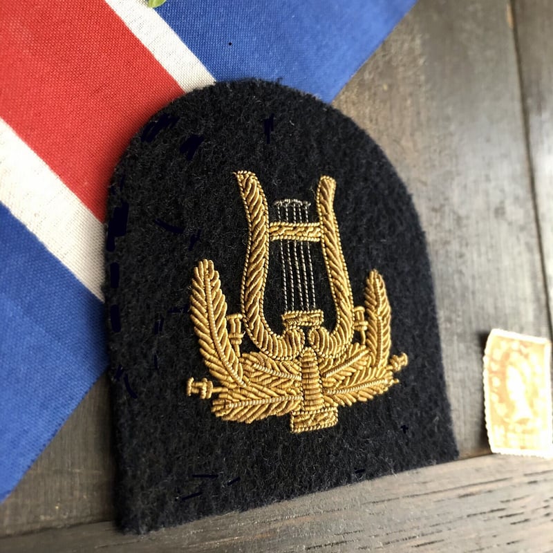 ○ab-147/金糸刺繍 ハープのエンブレム | PISKEY -イギリスの