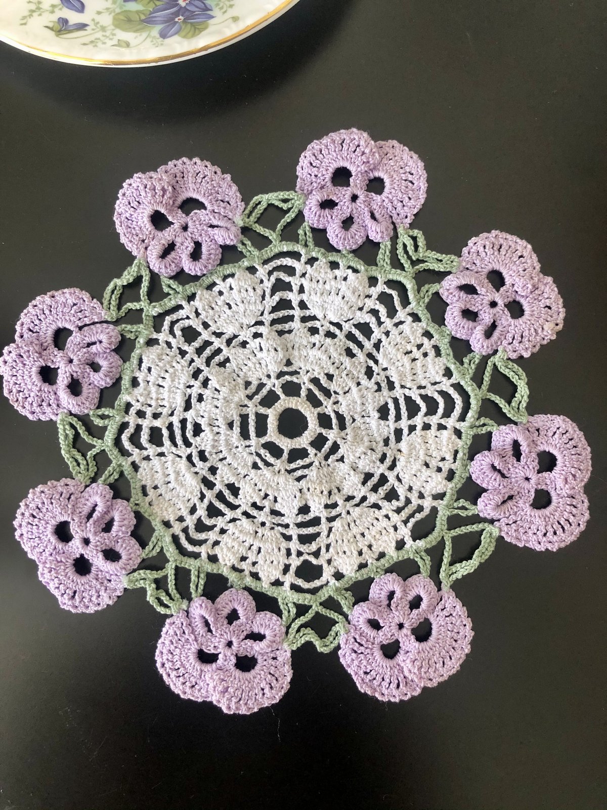 ○l-59/手編みのすみれのクロッシェレースドイリー | PISKEY -イギリス  