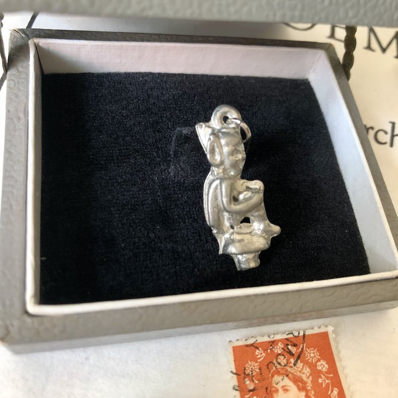 レア物！妖精さん　アンティークシルバー 陶器ノーム 貯金箱　魅力的！ レア物！妖精さん アンティークシルバー 陶器ノーム 貯金箱 魅力的！