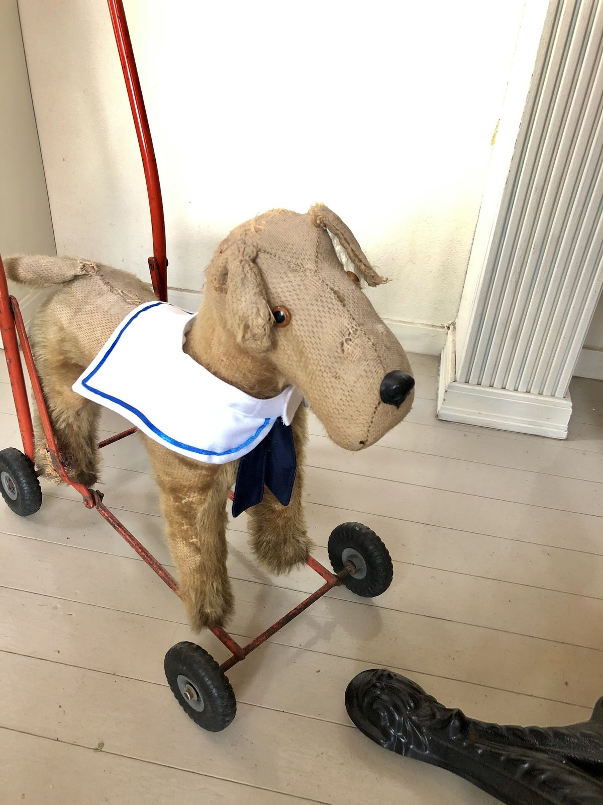 犬 ぬいぐるみ 手押し車付き ○tb-15/Lines Bros社 ワンコの手押し車 | PISKEY -イギリスのふるいも