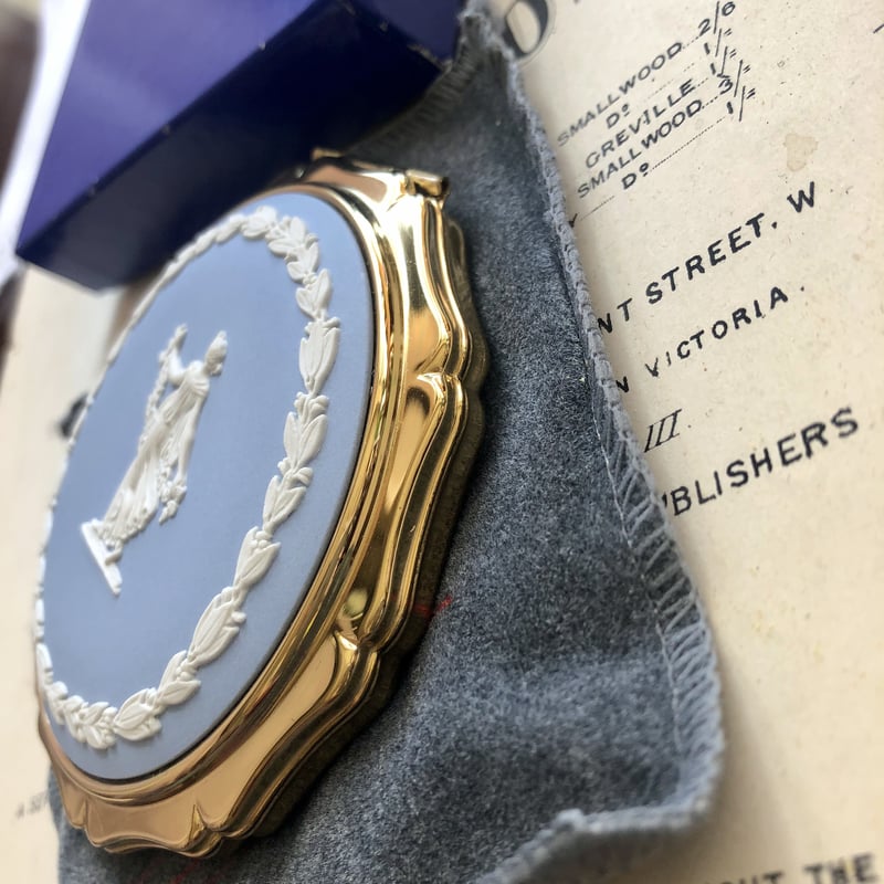 ○ab-84/ストラットン×ウェッジウッド ジャスパーのコンパクト