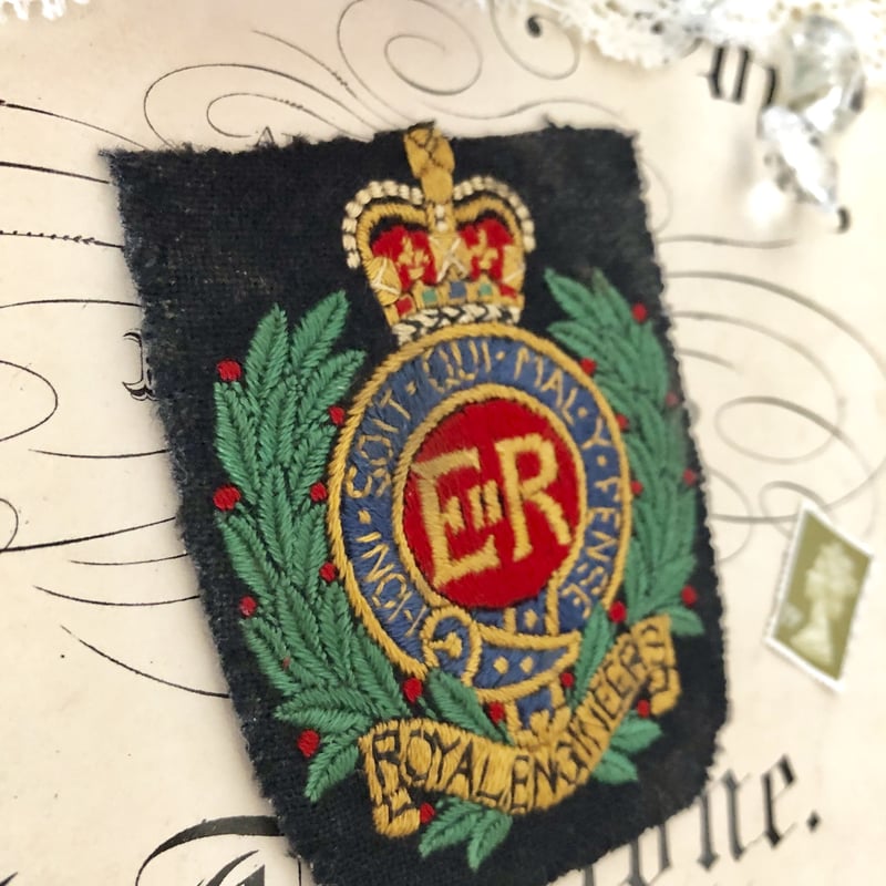 ○r-9/英国王室ユニフォームのエリザベス女王のワッペン/エンブレム