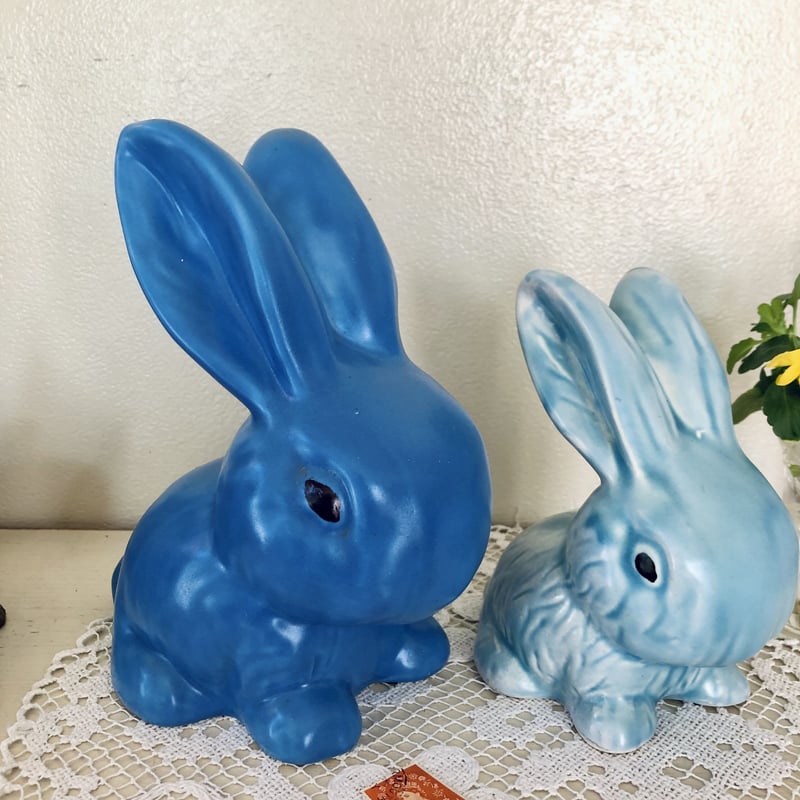 ○e-13/青いうさぎのフィギュア | PISKEY -イギリスのふるいもの