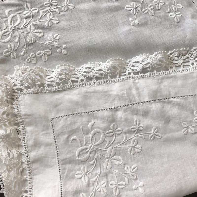 ○l-8/手刺繍 シャムロック（クローバー）とリボンのホワイトワークの