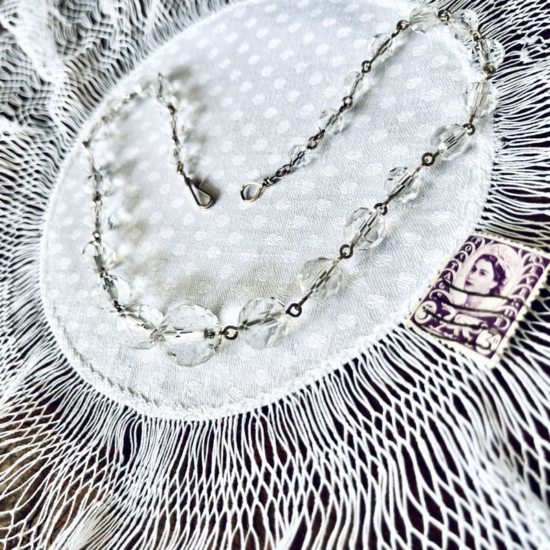 アンティーク　アールデコのネックレス アンティーク アールデコ・Shield／Crystal-Glass（35×25