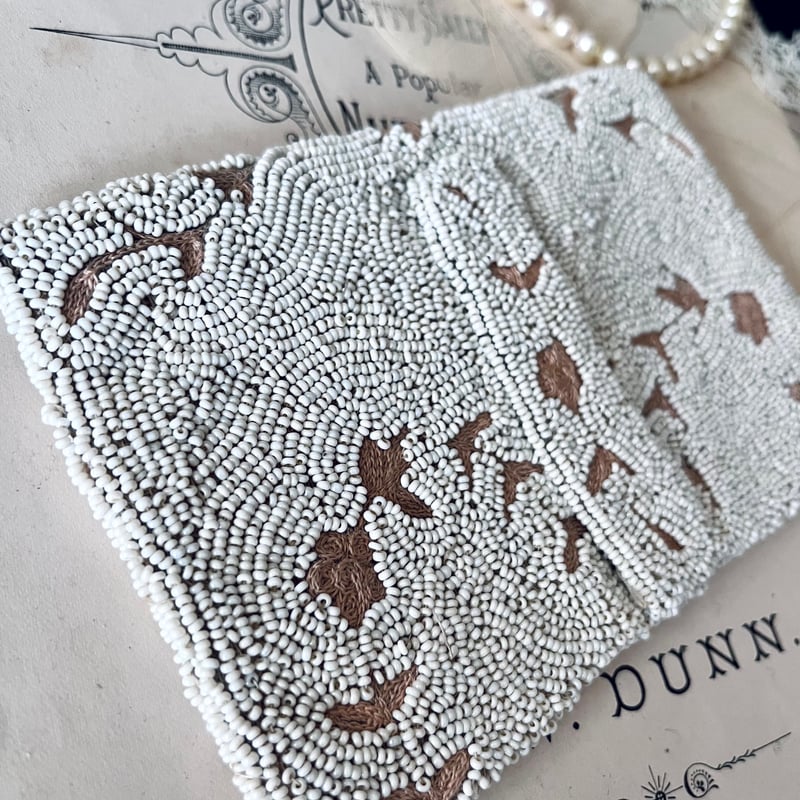 ○s-96/マイクロビーズと刺繍のミニバッグ | PISKEY -イギリス