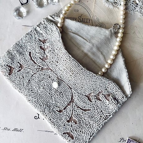 ●ｓ-96/マイクロビーズと刺繍のミニバッグ
