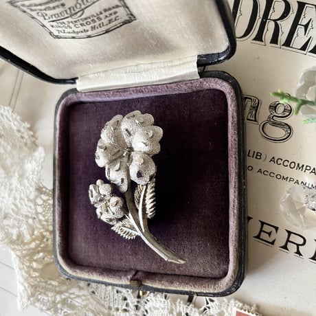 ●ab-183/ メタル製 2輪のフラワーブローチ