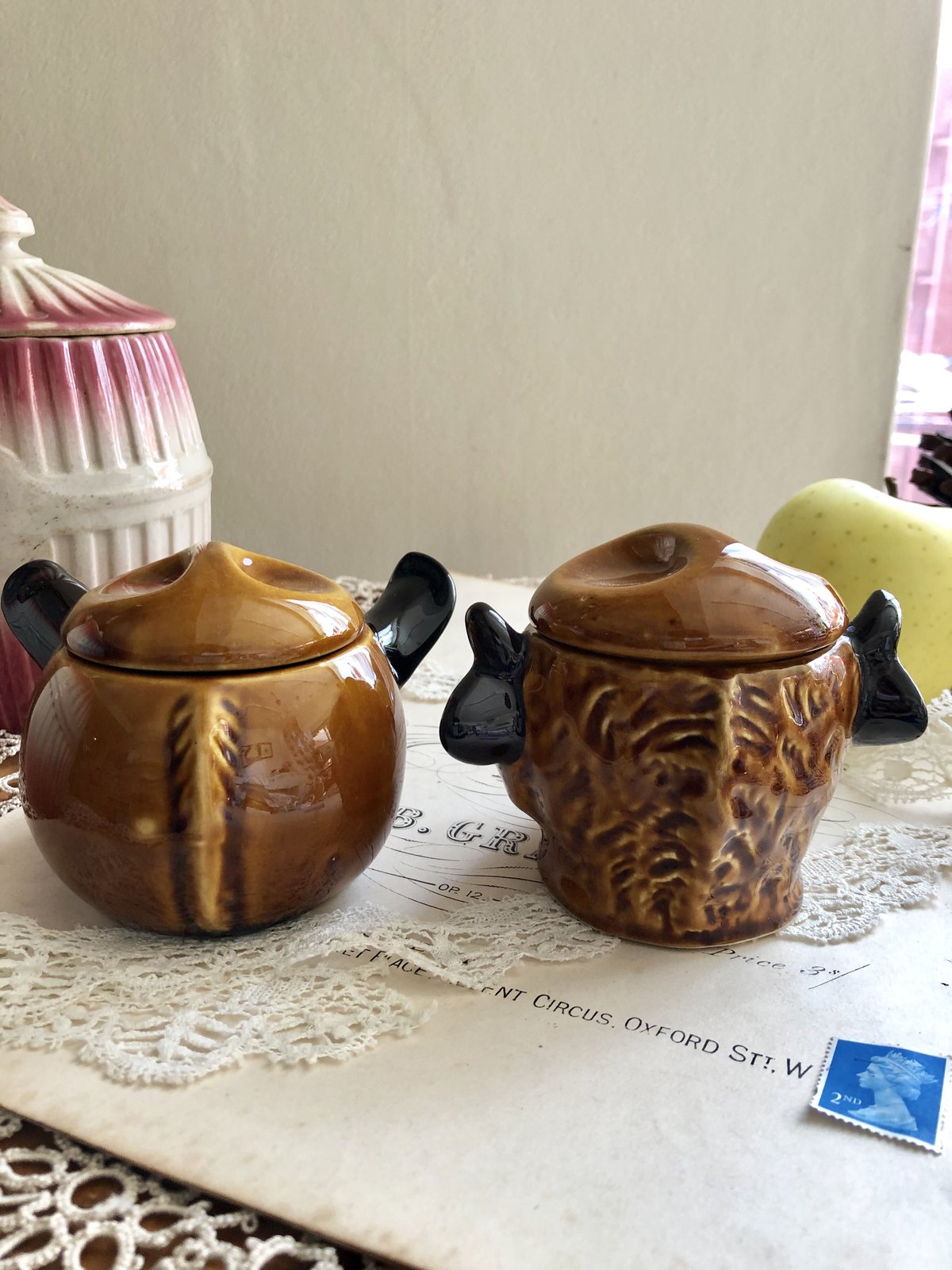 ○h-19/陶器製 牛のドリッピングポット | PISKEY -イギリスのふるい