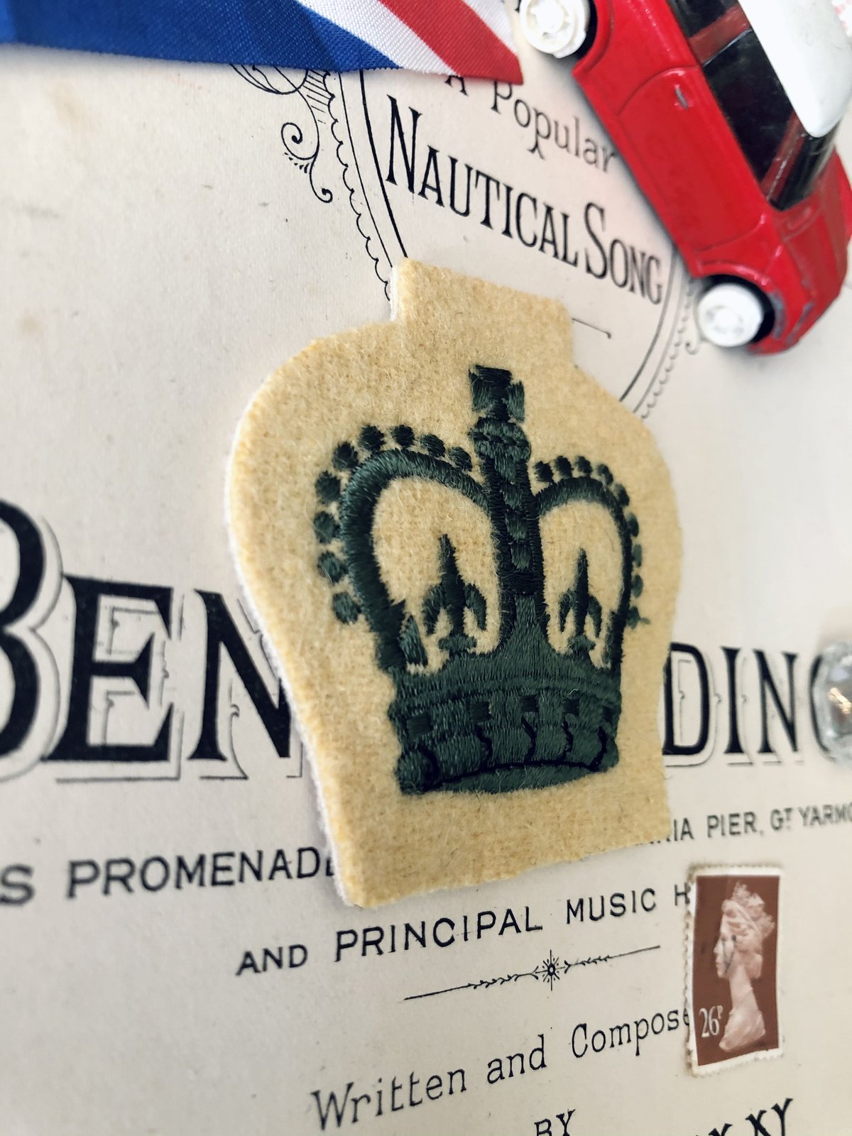 ○ab-141/英国王の王冠のエンブレム | PISKEY -イギリスのふるいもの