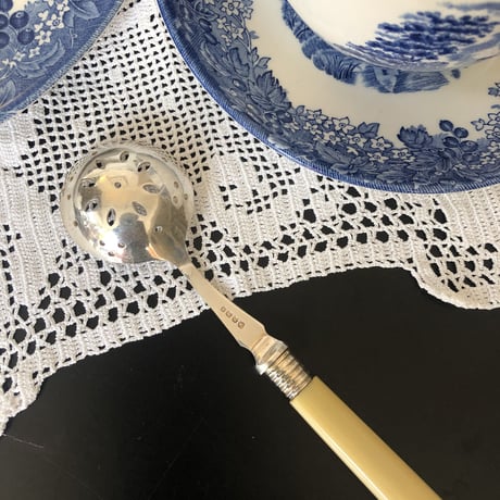 ●s-33/シルバープレート製お花のティーストレイナー