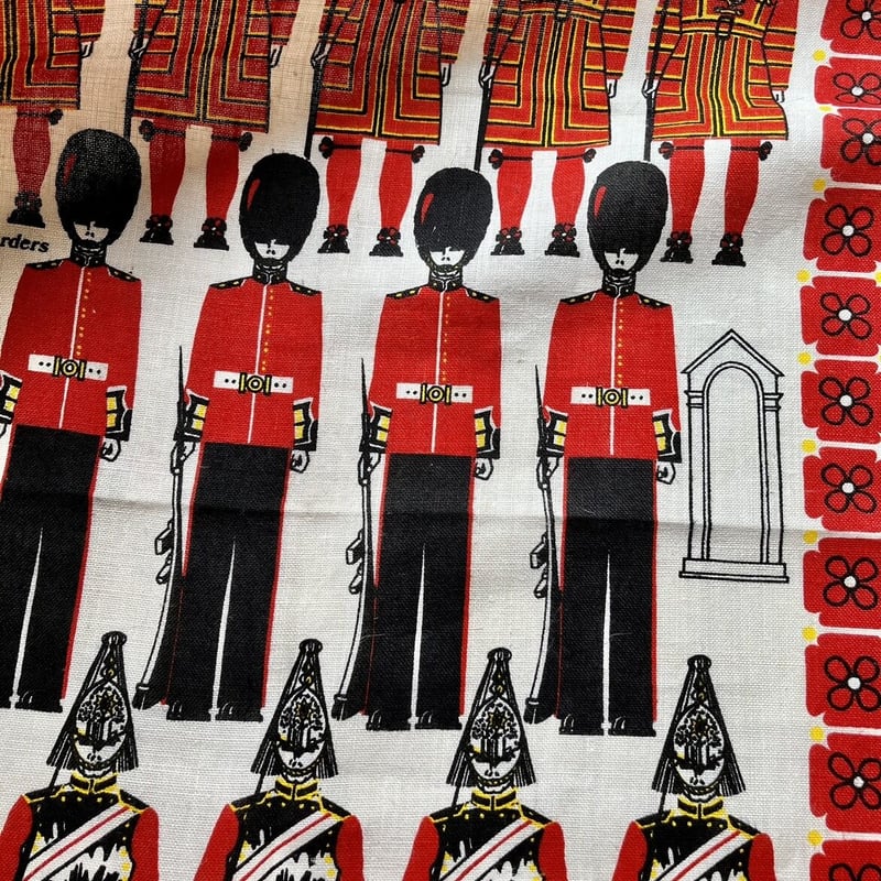 ○l-70/LIBERTY社衛兵のティータオル | PISKEY -イギリスのふるいもの