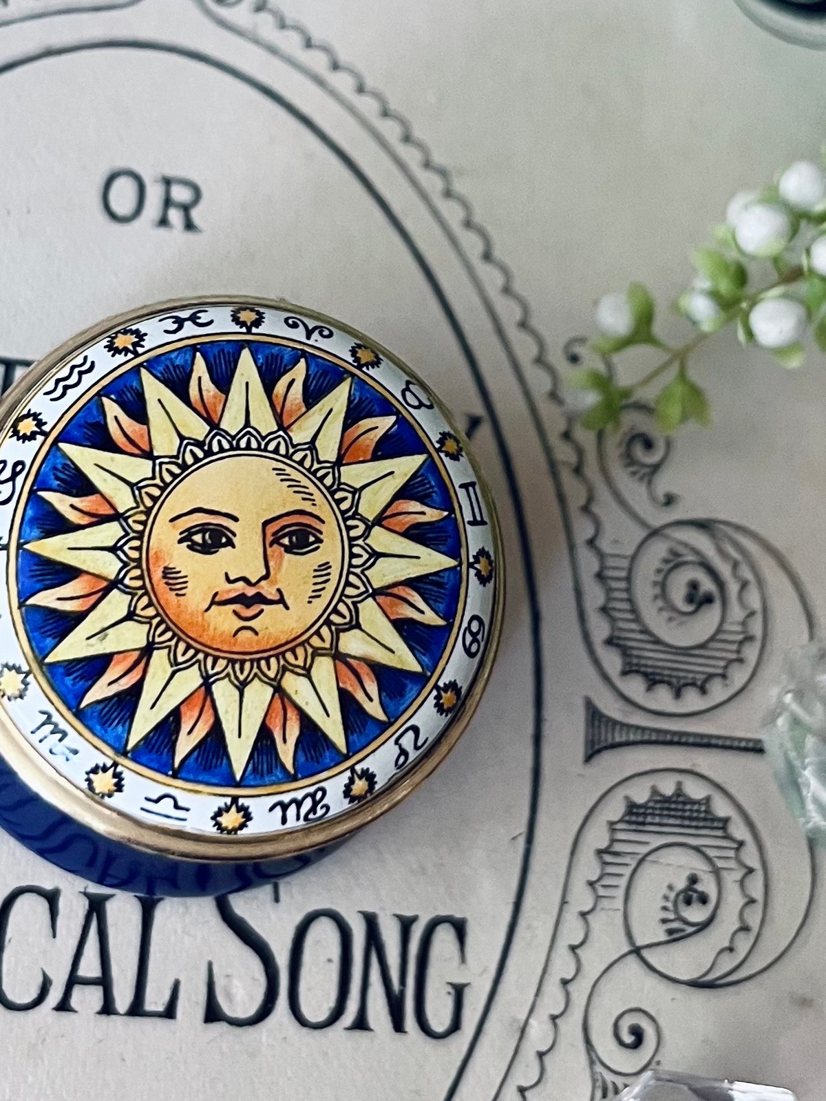 ○o-138/ハンドペイントの「zodiac」エナメルボックス | PISKEY