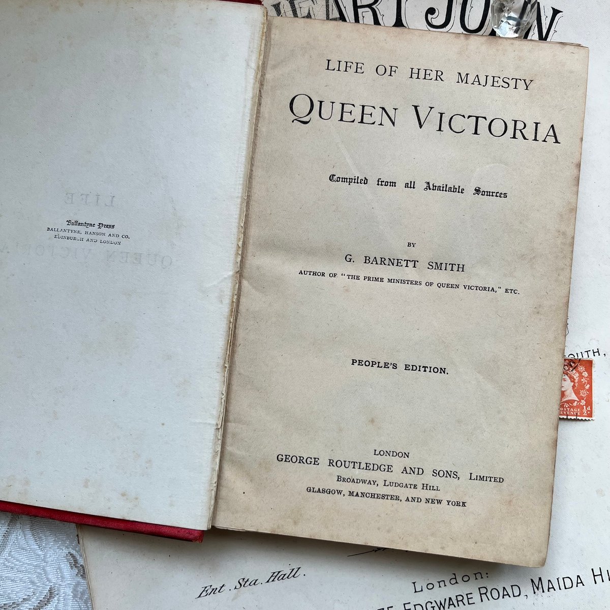 ○vp-54/1887-1890年 ヴィクトリア女王の伝記「THE LIEE OF QUEEN