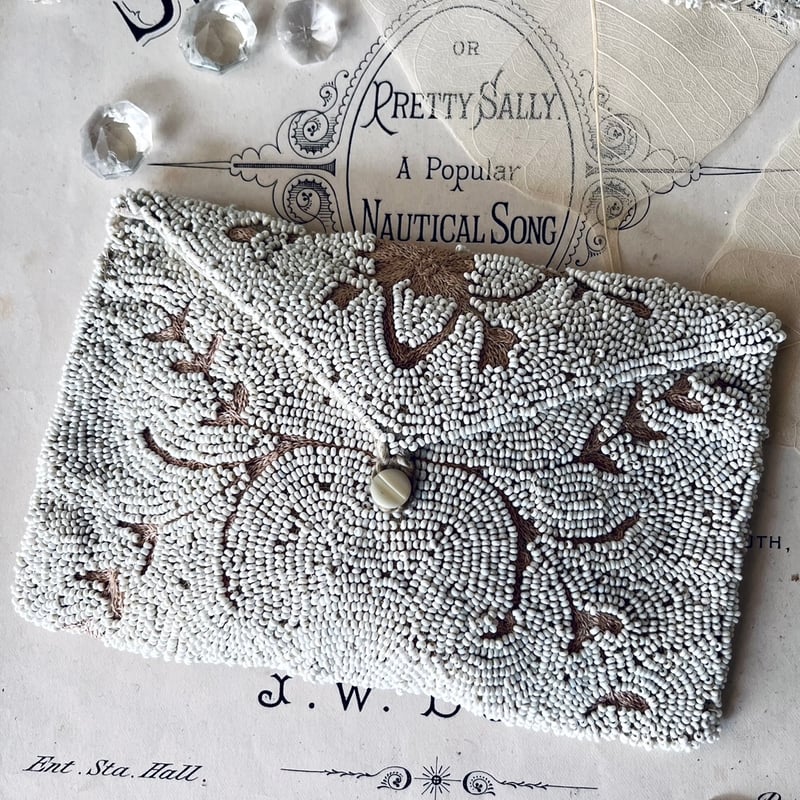 ○s-96/マイクロビーズと刺繍のミニバッグ | PISKEY -イギリス ○s-96/マイクロビーズと刺繍のミニバッグ | PISKEY -イギリス