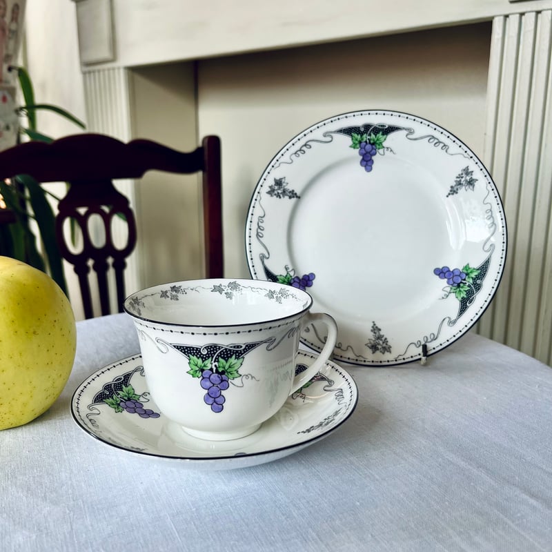 ○sh-41/Shelley アール・デコのトリオ カップ＆ソーサー＋プレート