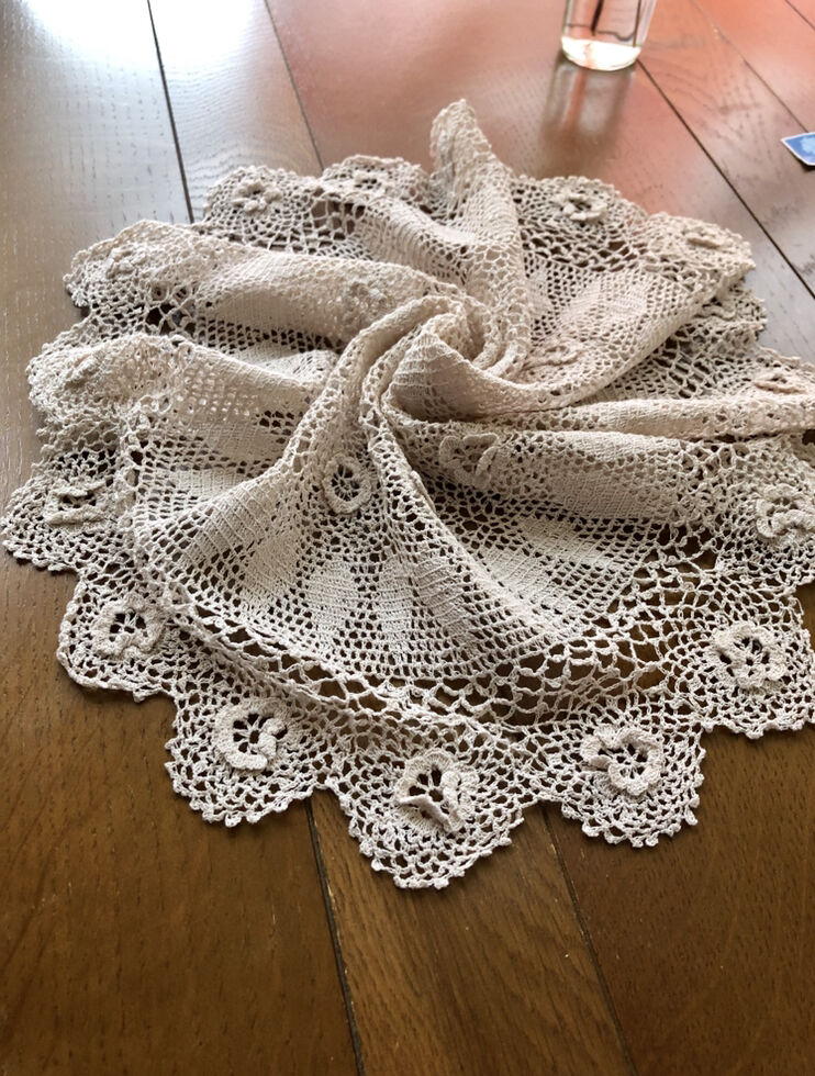 ○l-35/薔薇モチーフの大きなクロッシェレース レースマット | PISKEY