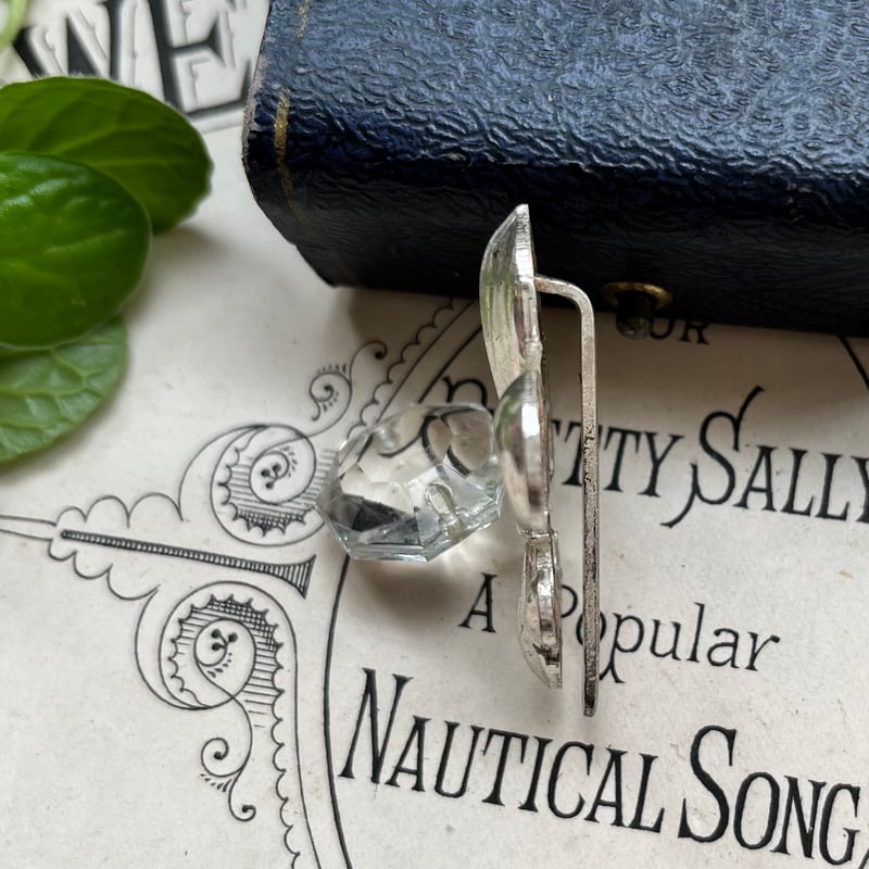 ○o-144/メタル製 フルール・ド・リスの紋章パーツ | PISKEY -イギリス