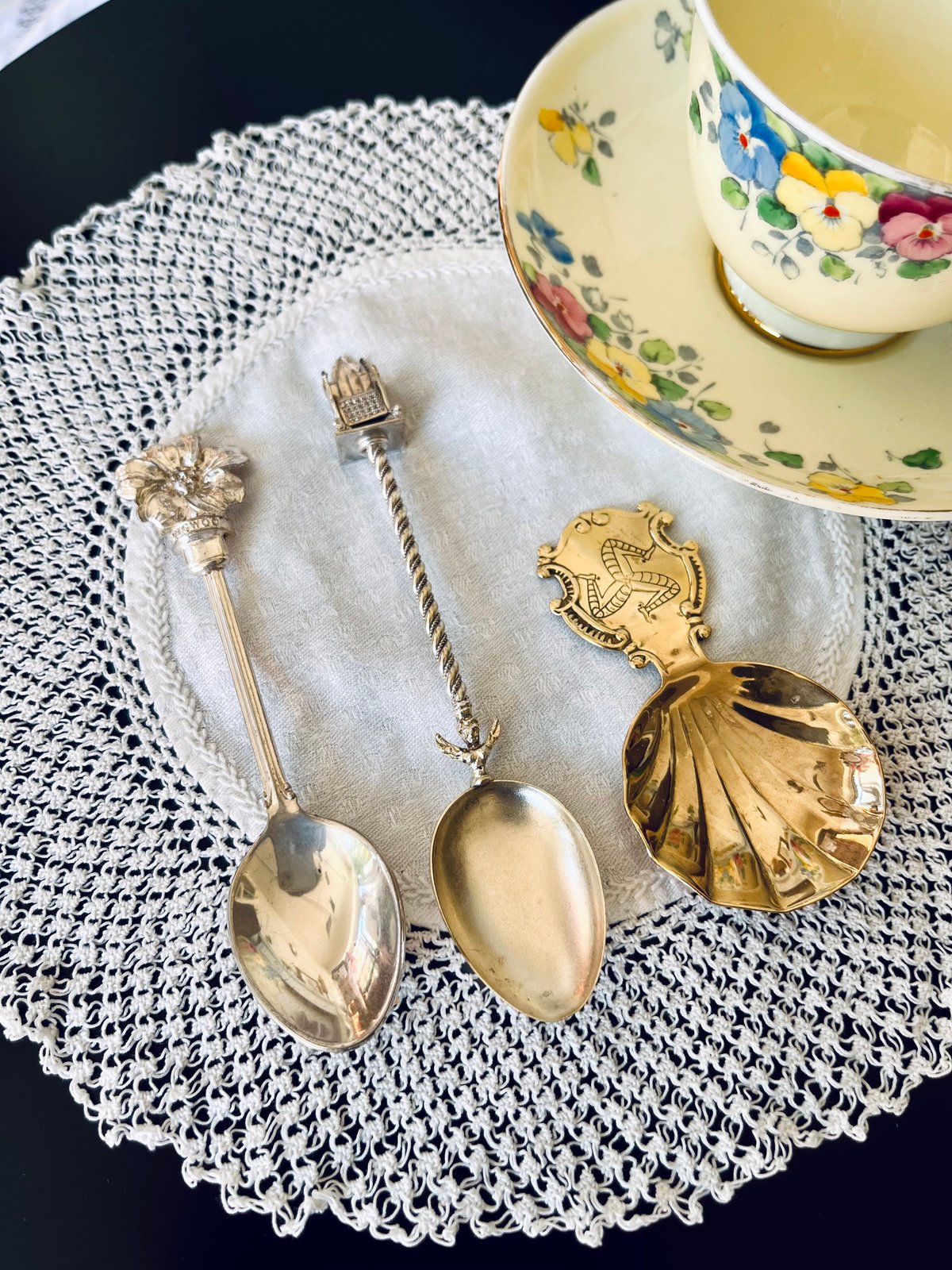 値下げ中！貴重 フランスKaspia マトリョーシカ風 キャビア入れ物 スプーン 貴重 Caviar Kaspia マトリョーシカ風 キャビア入れ物 スプーン 値下げ