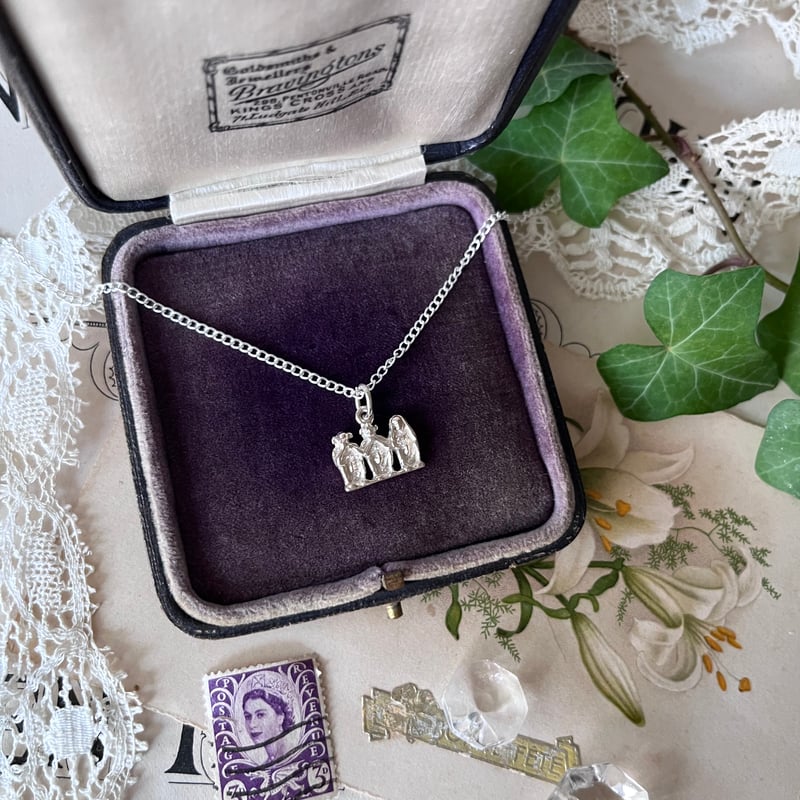 ○ab-370/シルバー製 見ざる聞かざる言わざる 三猿のチャーム