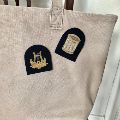 ●ab-148/金・銀糸刺繍　太鼓のエンブレム