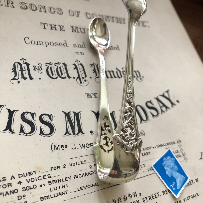 ○s-39/1906年 シルバー製透かし模様のシュガートング | PISKEY