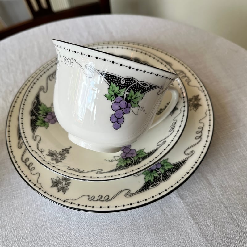 ○sh-41/Shelley アール・デコのトリオ カップ＆ソーサー＋プレート