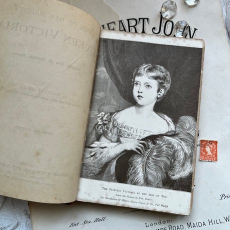 ●vp-54/1887-1890年 ヴィクトリア女王の伝記「THE LIEE OF QUEEN VICTORIA」