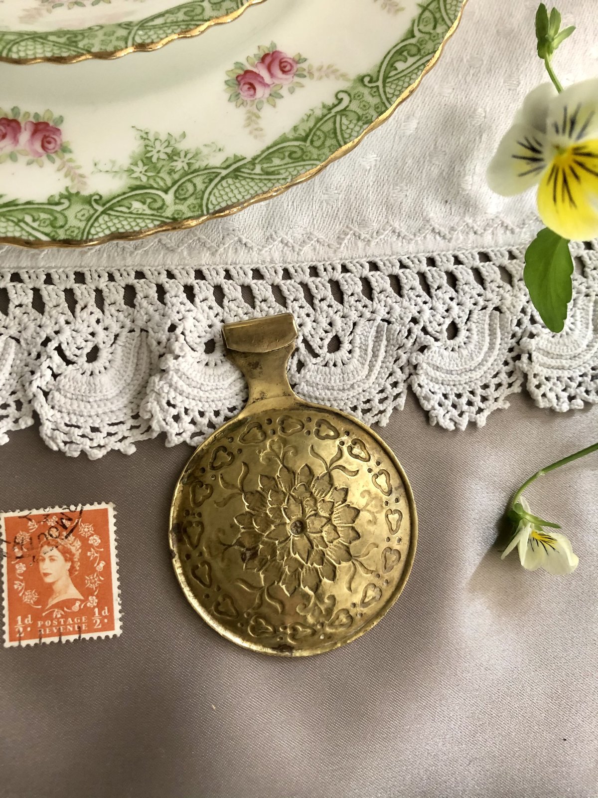 ○s-46/真鍮製ヴィクトリアン ロゼット模様のキャディスプーン