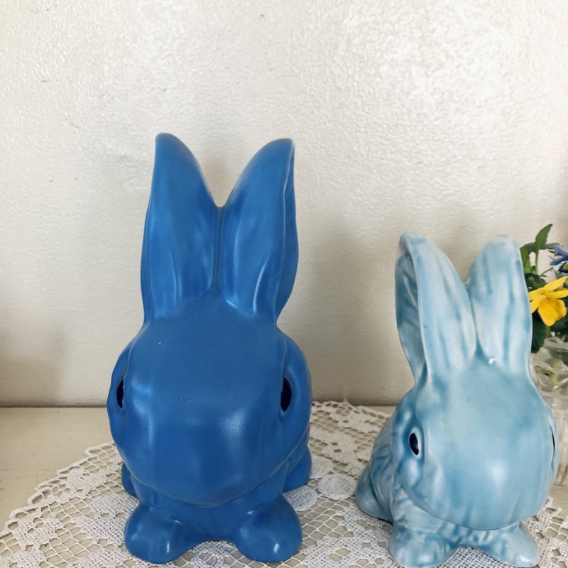 ○e-13/青いうさぎのフィギュア | PISKEY -イギリスのふるいもの