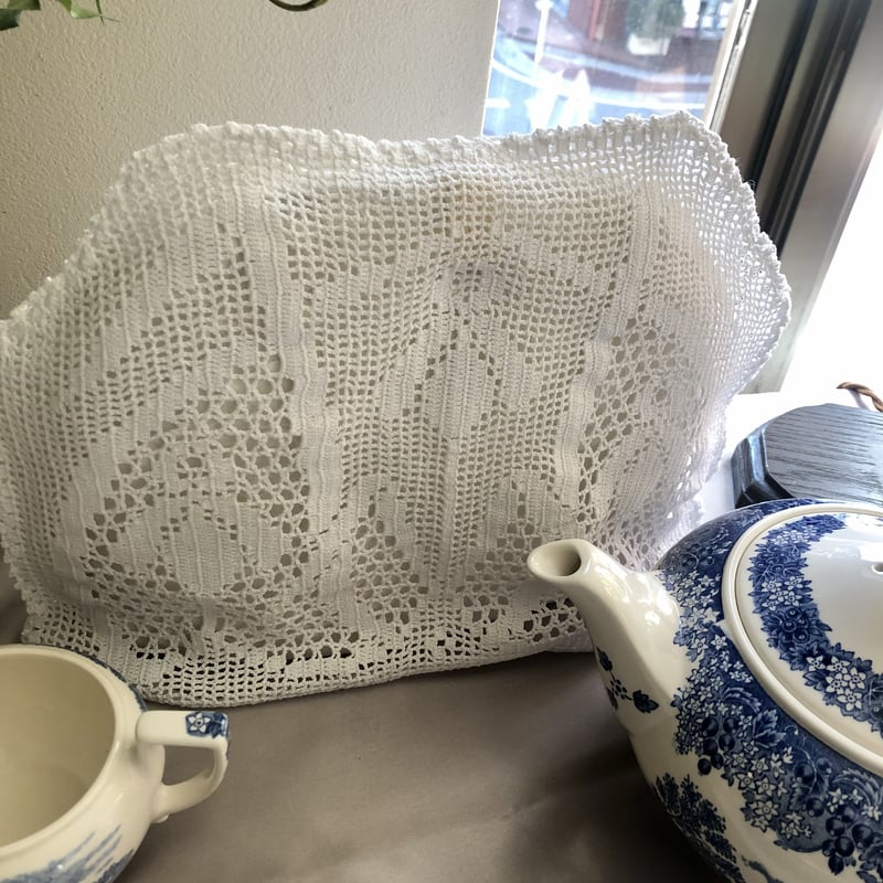 英国アンティークレースのティーコジー