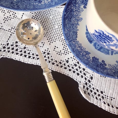 ●s-33/シルバープレート製お花のティーストレイナー
