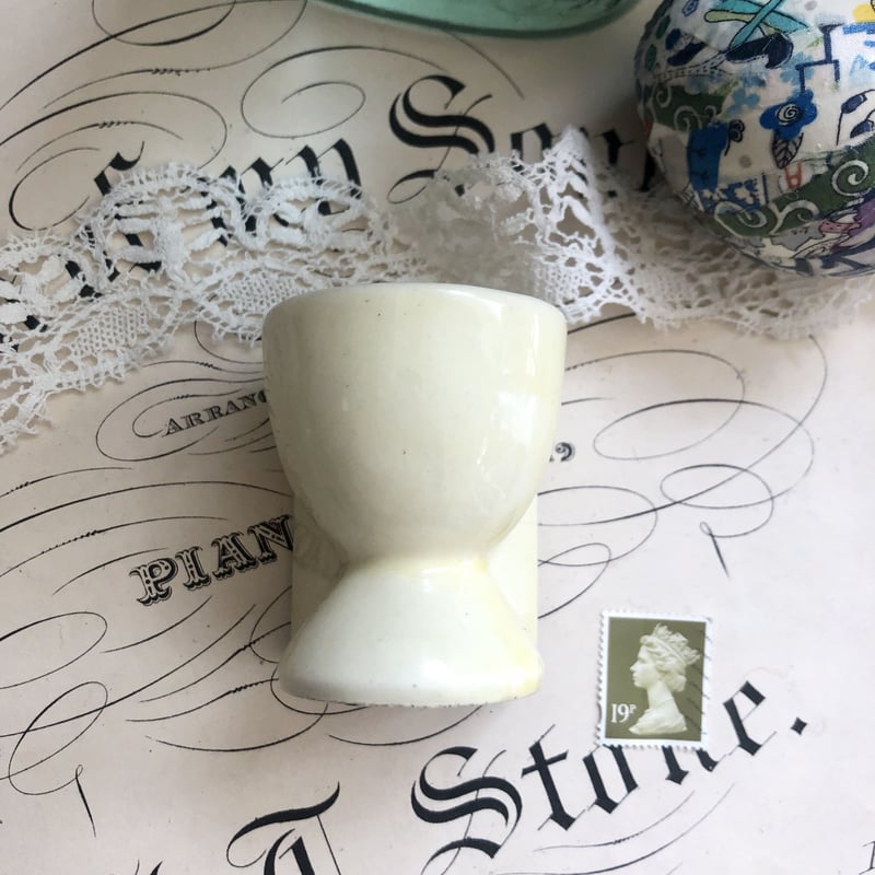 ○tb-6/Sooty スーティーのエッグカップ たまご色 | PISKEY -イギリス