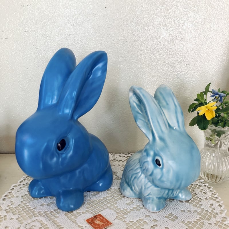 ○e-13/青いうさぎのフィギュア | PISKEY -イギリスのふるいもの