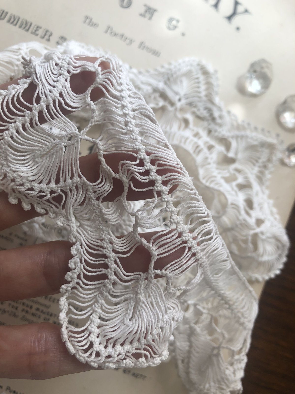 レース編み ４枚　アンティーク　ロンドン　蚤の市　ボートフェロー　ハンドメイド Amazon｜Kouso 10枚 コースター アンティークレース風