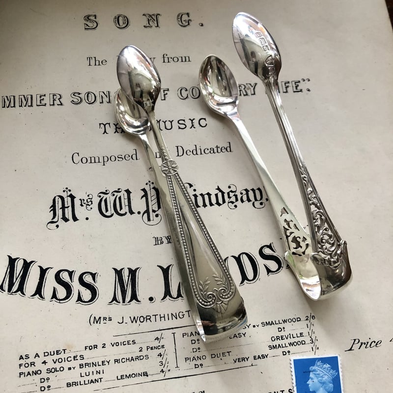 イギリス純銀シュガートングピアス（透かし）入り1780年頃