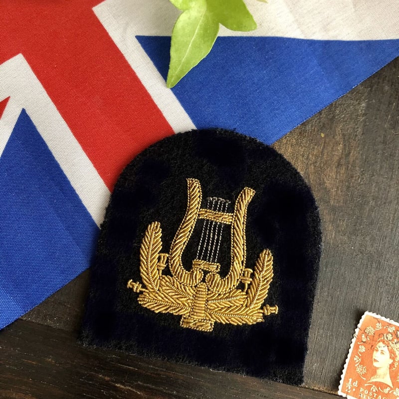○ab-147/金糸刺繍 ハープのエンブレム | PISKEY -イギリスのふるい