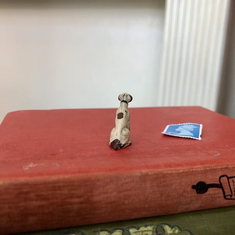 ●e-13/ちいさな鉛製の犬