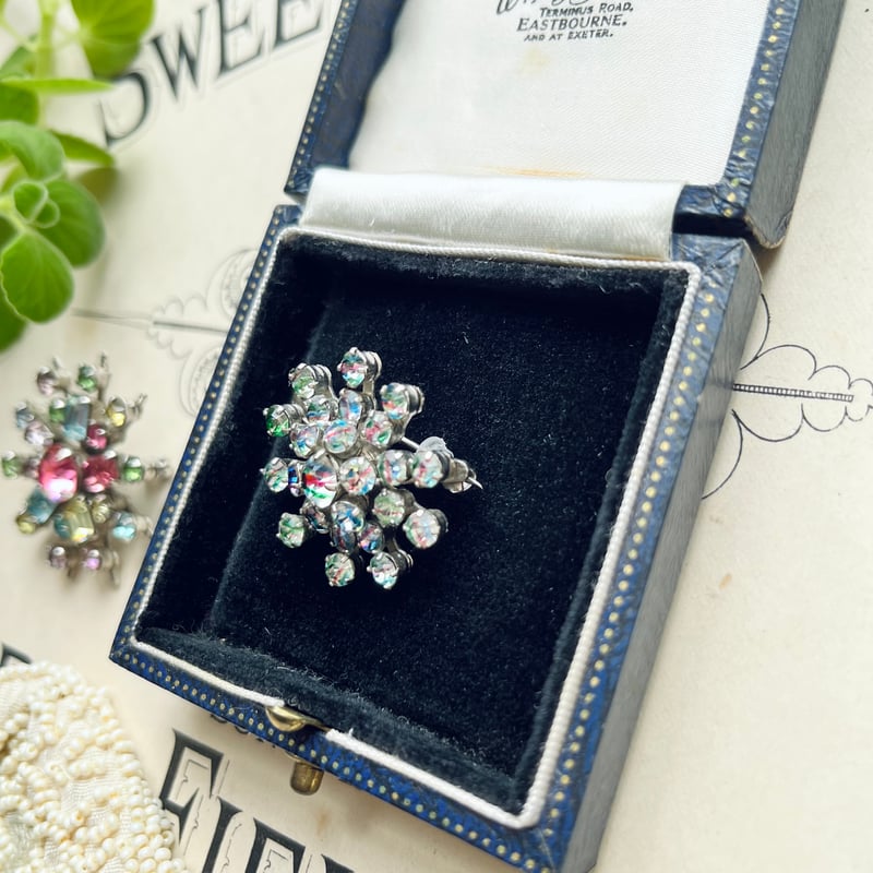 TSJB 初期アイリスガラスのブローチ 虹色 TSJB 初期アイリスガラスのブローチ 虹色 虹色アイリスガラスの