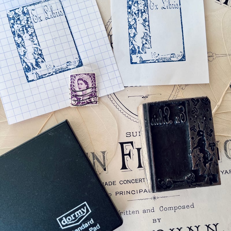 【イギリス　ハンドメイド】ヴィンテージスタンプ ○s-99/メタル製うさぎとクローバーの蔵書印のスタンプ | PISKEY