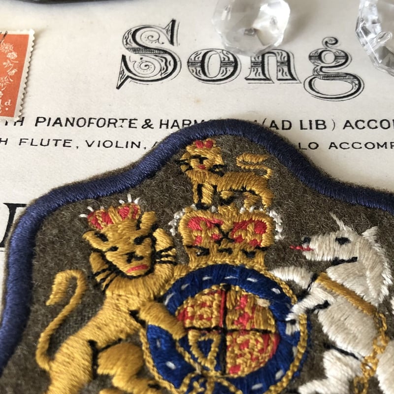 ○ab-140/英国王室の紋章のエンブレム | PISKEY -イギリスのふるいもの