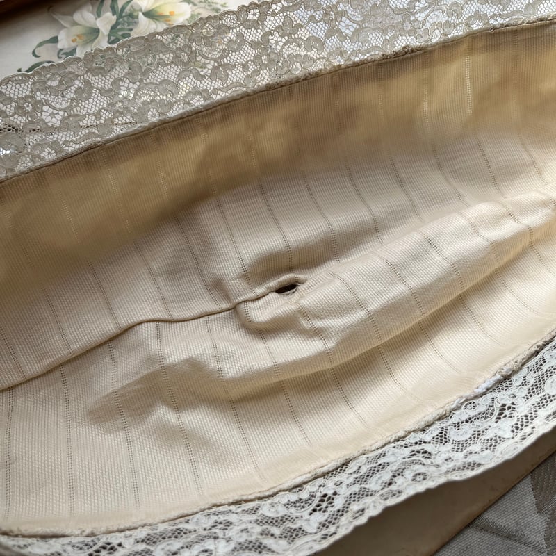 ○l-106/アンティークレースのハンガーカバー | PISKEY -イギリスの