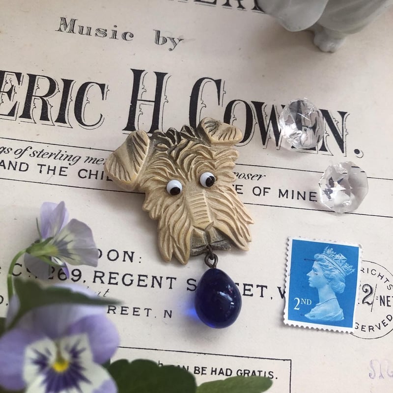 ○ab-61/ベークライトとガラス製 ワンコのブローチ | PISKEY -イギリス