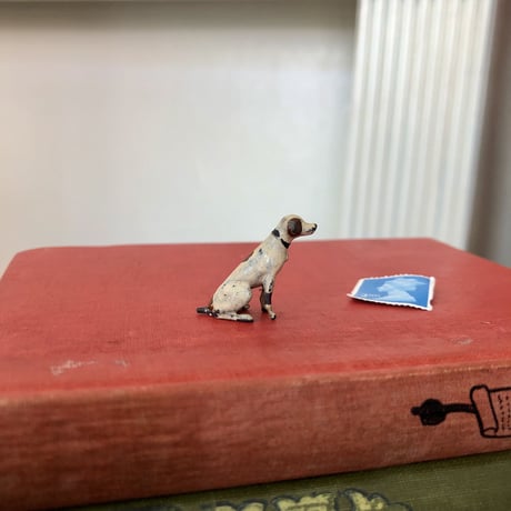 ●e-13/ちいさな鉛製の犬