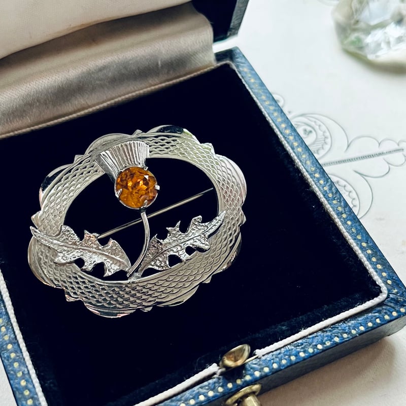 【専用】２点♡　イギリス　アンティーク　ハンドモチーフ　ブローチ　ブラス ○ab-446/ MIZPAH製 シスル(あざみ）のブローチ | PISKEY